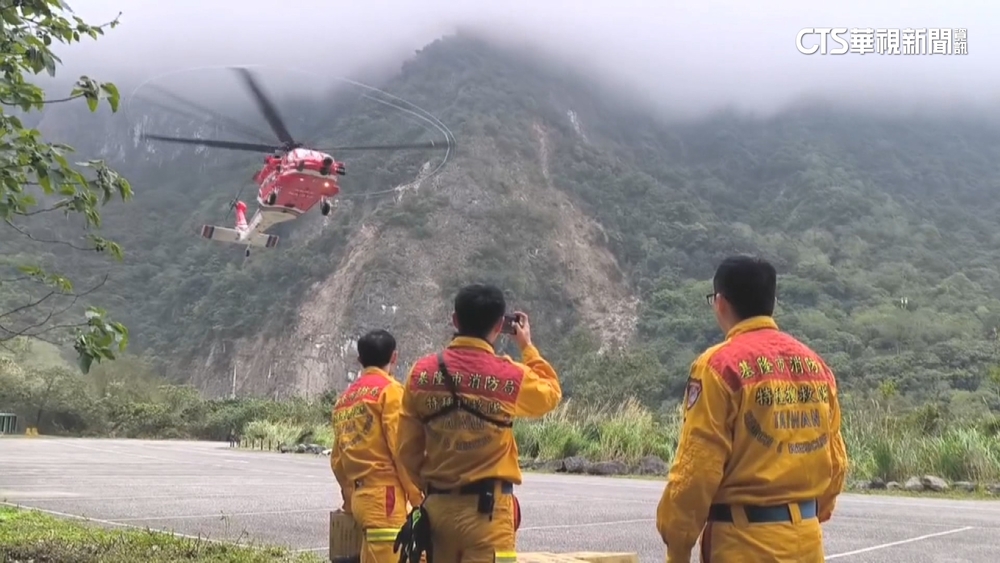 餘震不斷搶救難！　獨家直擊搜救隊躲落石扭傷腳