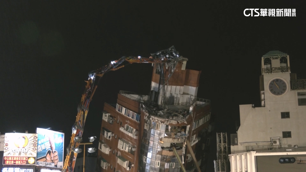 花蓮天王星開拆！　「大鋼牙」拆基地台後逐層作業