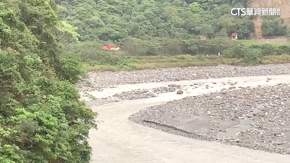 直升機馳援大同.大禮部落　救9長者脫困