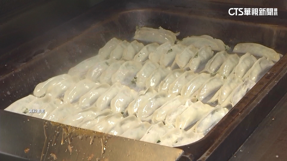 連鎖鍋貼店疑食物中毒　北市衛生局採檢送驗