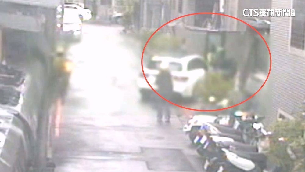 上個月才肇事撞死人 男與女友吵架遭潑油點火