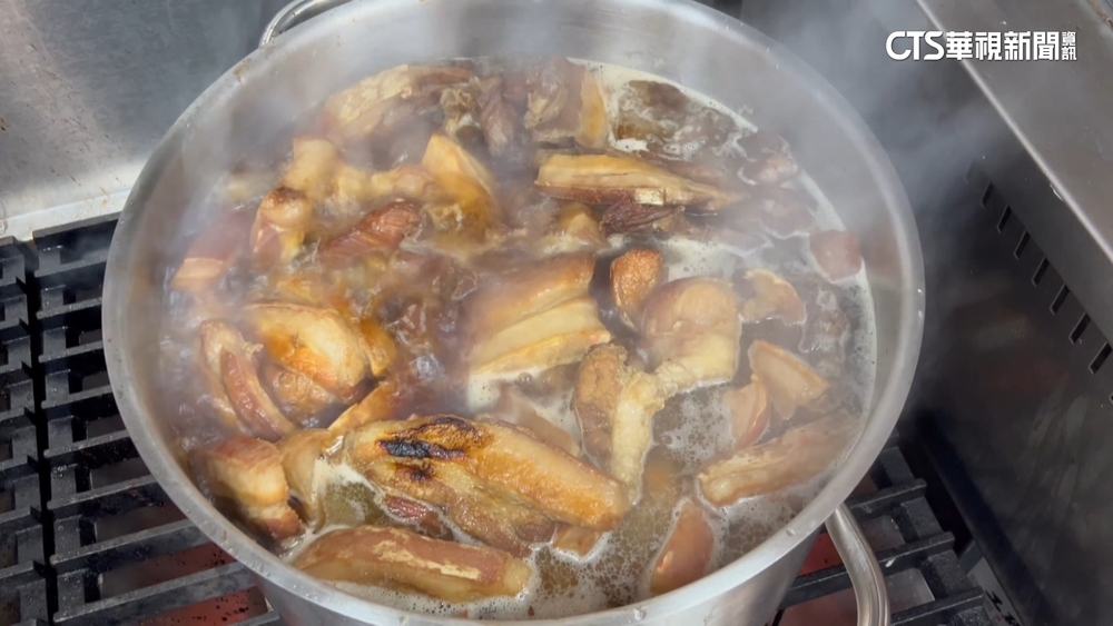 高雄便當店每日限100個「只賣1元」　民眾搶買