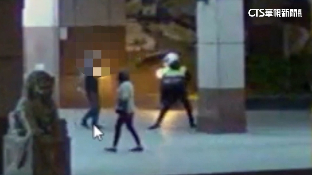 板橋車站警遭嫌刺3刀倒地　旅客目睹驚嚇