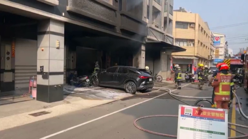 台中大雅透天厝傳火警　疑房屋點交糾紛 前屋主縱火燒死3人 1人40%燒傷