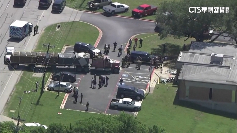 美國德州18輪大卡車撞官署　造成1死13傷