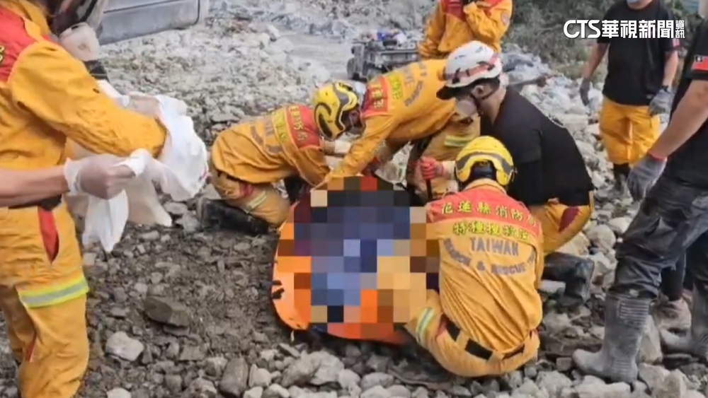 砂卡礑又崩塌！　8隊員一度失聯　週日暫停搜救