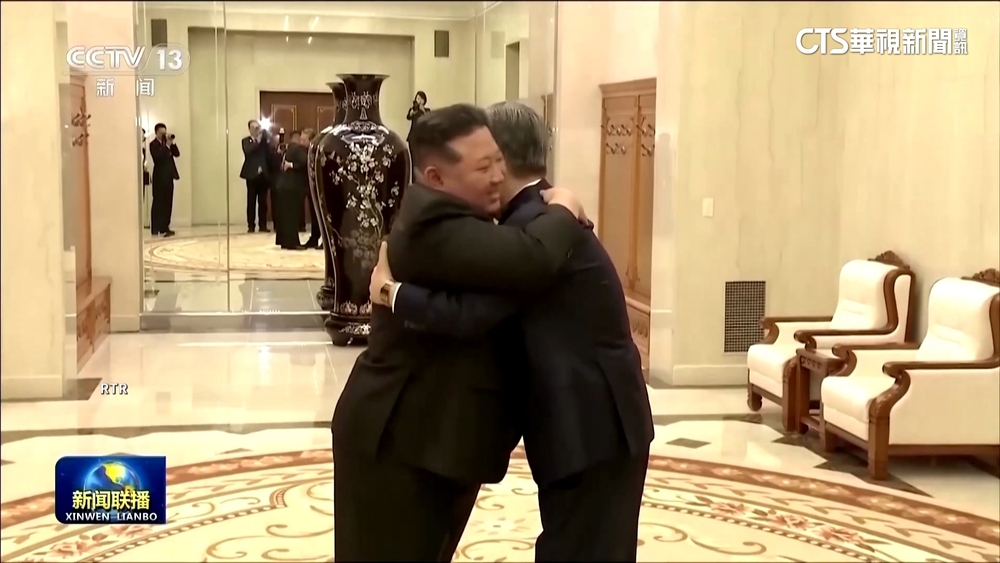 金正恩會見趙樂際熱情擁抱　深化朝中友好