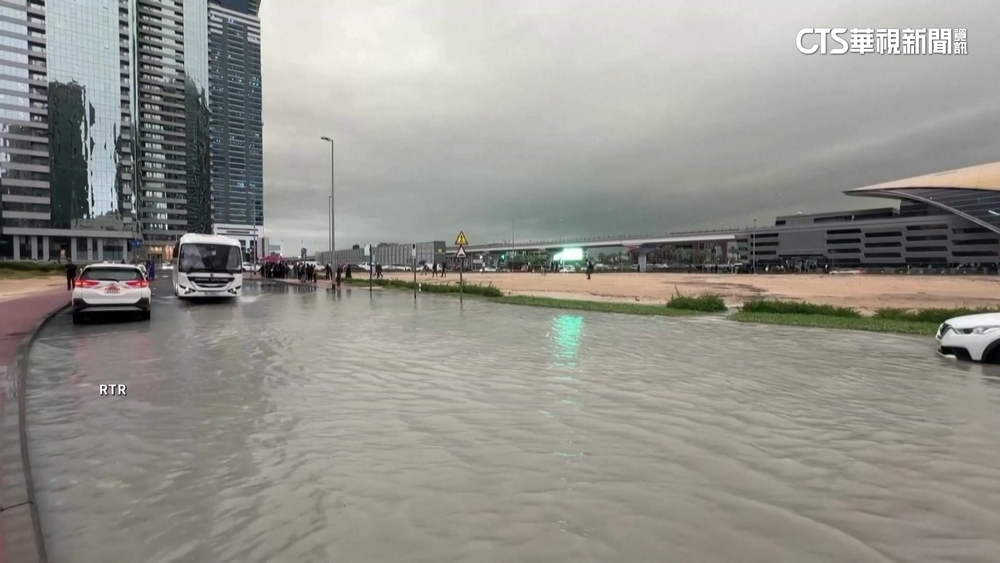 杜拜罕見大暴雨！極端天氣　阿拉伯半島東部成災