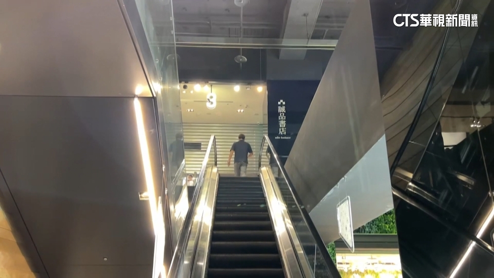 台中勤美誠品遭潑汽油！　男企圖引燃遭保全壓制