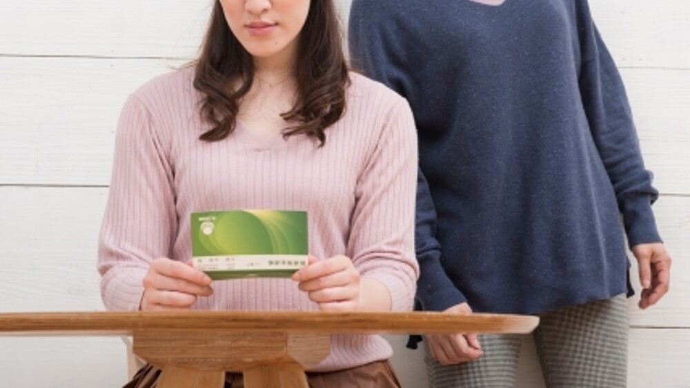 打滾職場多年「月薪20萬」卻存不了100萬 她嘆：真的好累