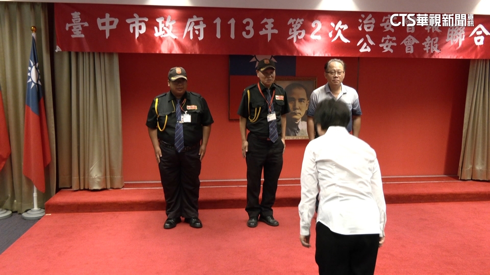 英勇壓制「台中誠品潑油嫌犯」　保全：職責所在