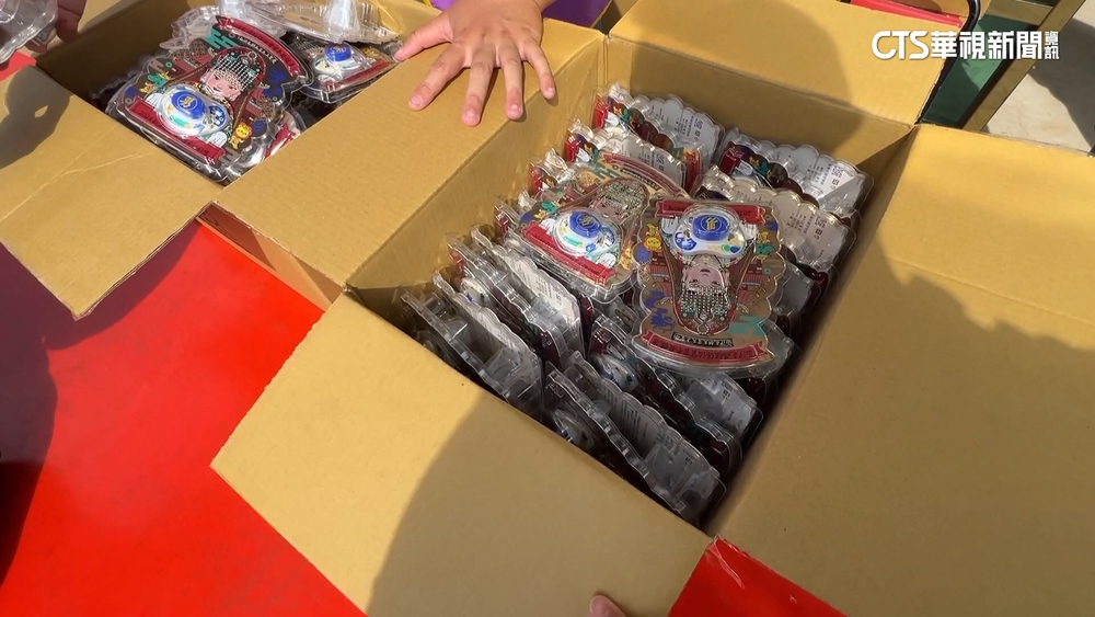 保佑寶貝！搶排限量白沙屯媽祖奶嘴　人龍逾500m