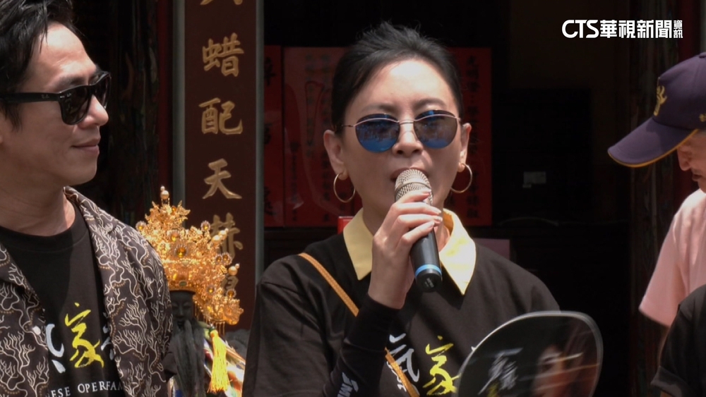 首部歌仔戲職人劇開播！　陳亞蘭率演員祈福