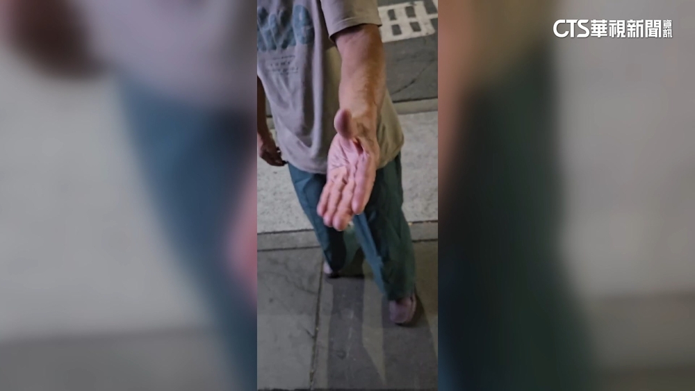 離雄女不到100m！陌生男搭訕疑伸狼爪　女學生嚇逃