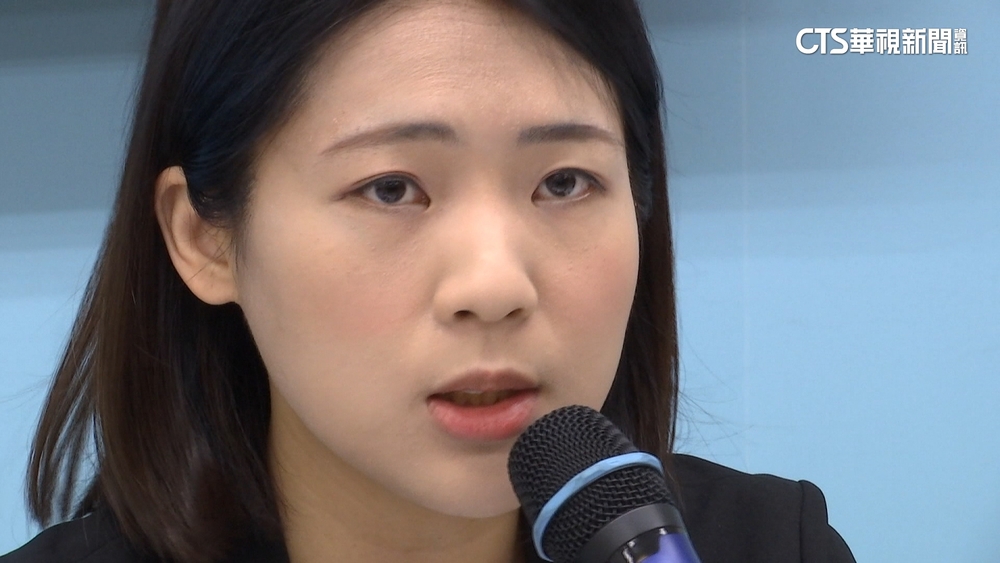 早餐店測量圖曝光！　1坪擠3人　徐巧芯秀照片反擊