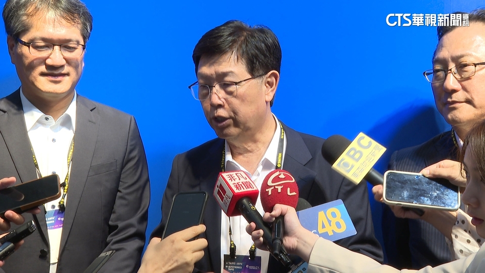 「輪值CEO制」上路前傳內部角力　鴻海：不予置評