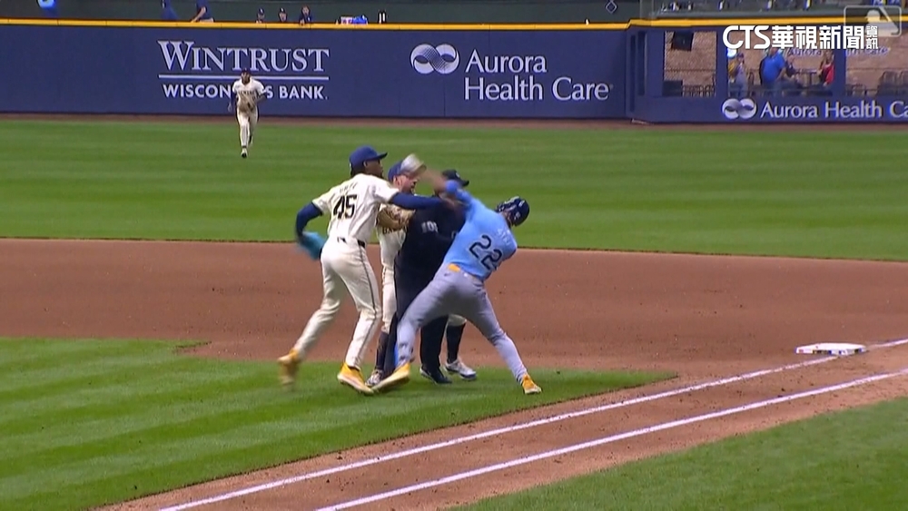 MLB擂台賽？　光芒.釀酒人揮拳互毆4人出場