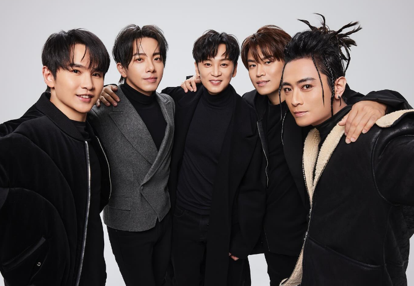 Energy睽違22年簽唱會「簽到半夜3點」 柯佳嬿尋夫：簽完了嗎？