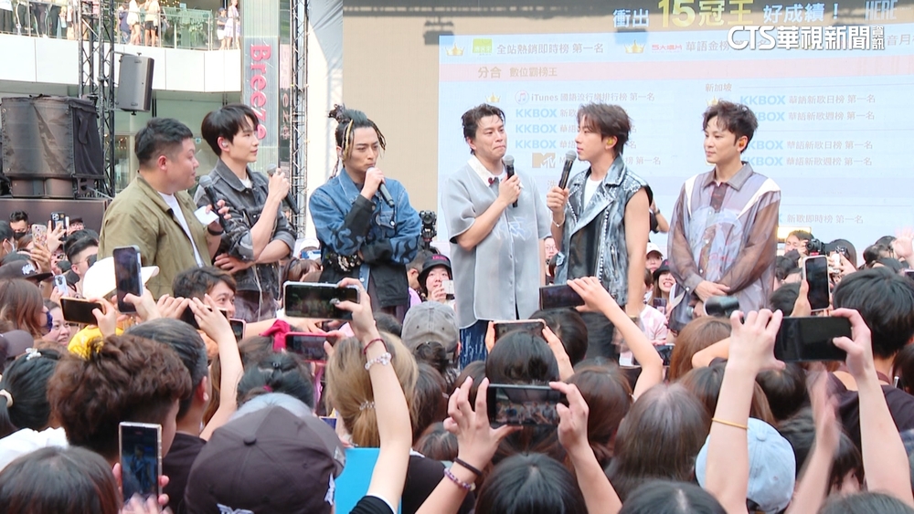 時隔22年合體簽唱會　Energy簽名到凌晨3點