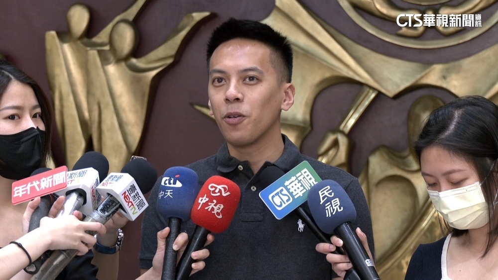 打招呼被忽視嗆議員「很大咖」　警公關室主任致歉