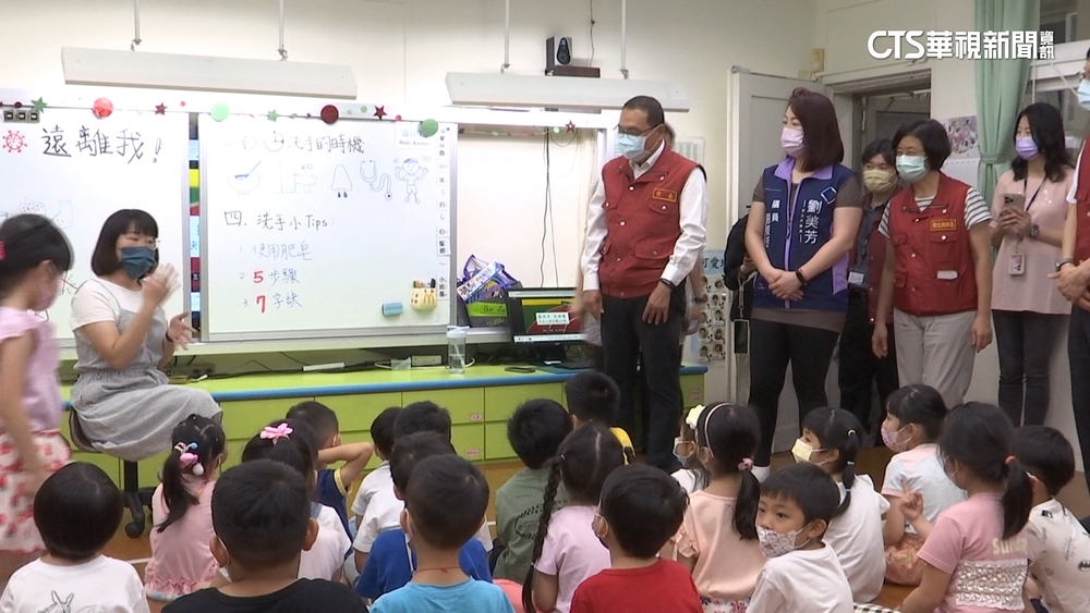 中和.板橋列腸病毒高風險區　侯友宜急赴國小視察