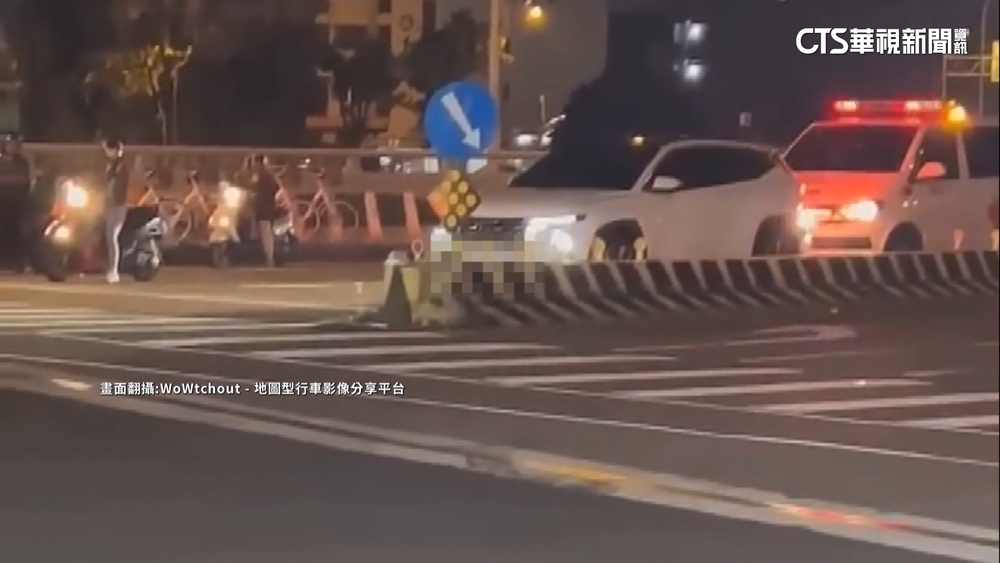 隔音太好聽嘸？休旅車女駕駛　擋救護車40秒才讓