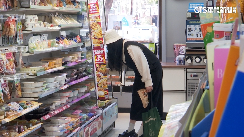 鮮食.冷凍商品助攻！　超商雙雄Q1營收上漲