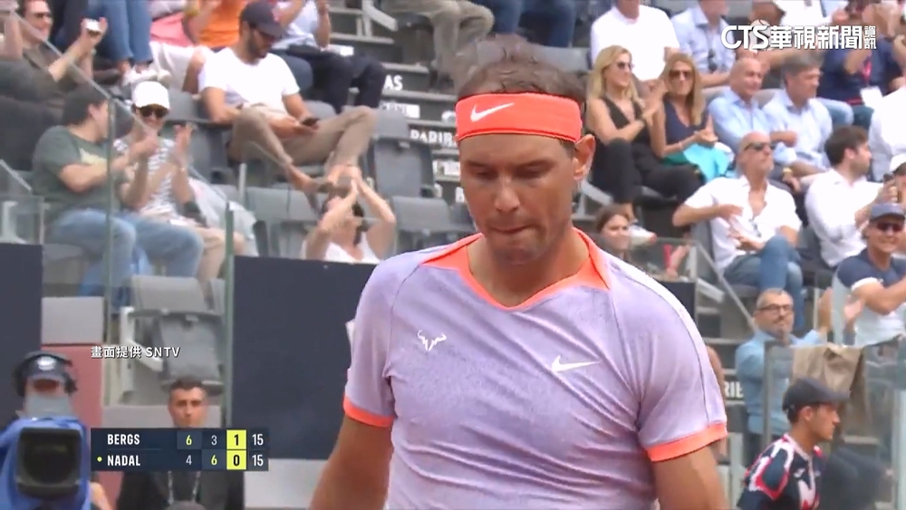 超拚！　37歲「蠻牛」摔倒翻滾　敏捷起身回擊得分