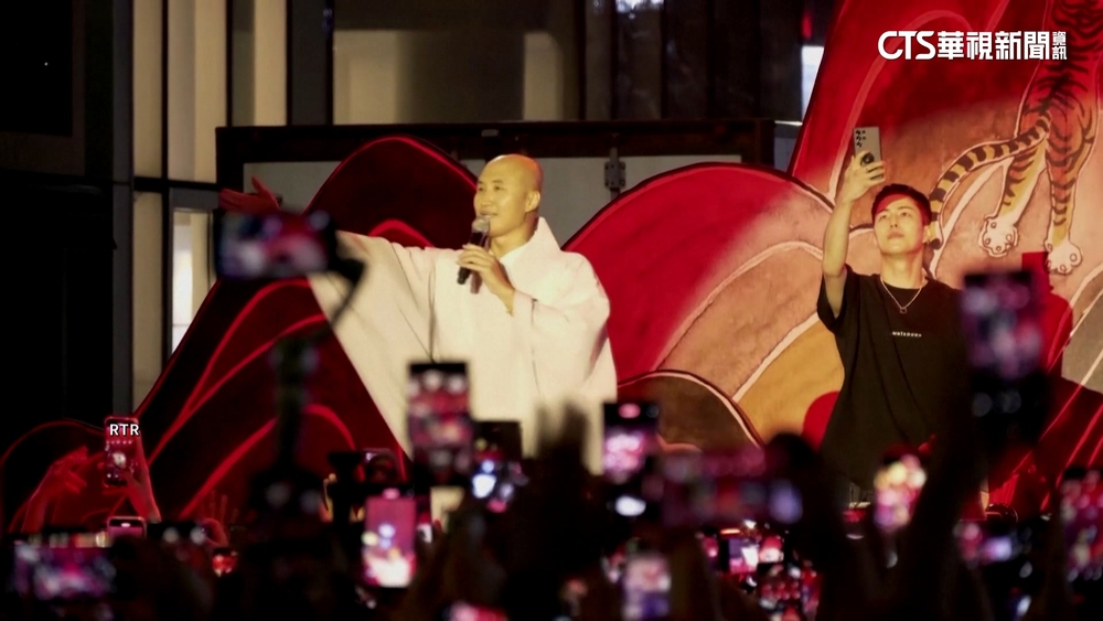 南韓燃燈會慶佛誕 和尚DJ嗨唱「佛祖Handsome」