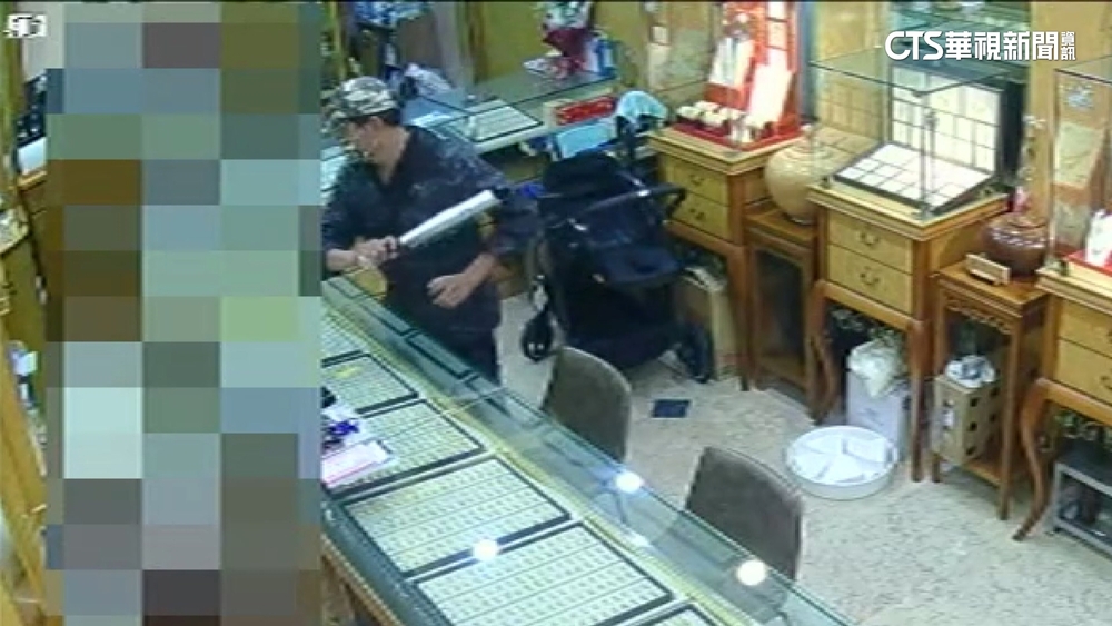 屏東搶銀樓嫌　父是「仁武撞涵洞遊覽車」死者