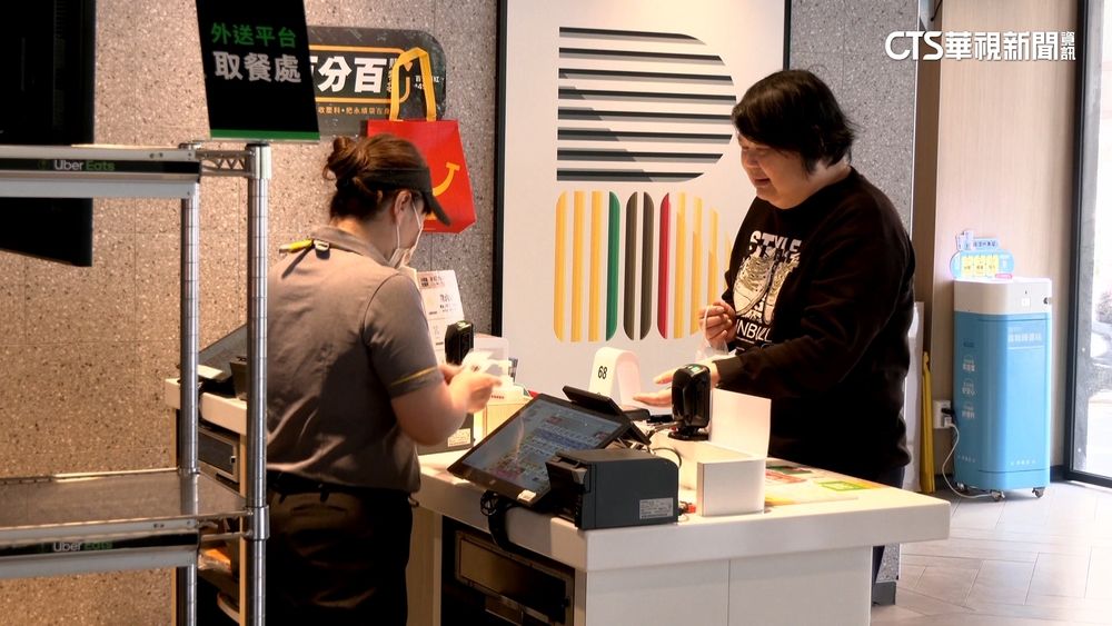 餐飲業人力缺口大速食業徵才　向「中高齡」招手