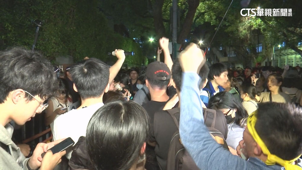 國會職權修法！數百人圍立院嗆藍白　太陽花險重演