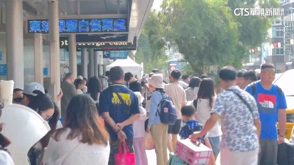 人潮就是錢潮！　小琉球吃麵等1小時　旗山冰果室夯