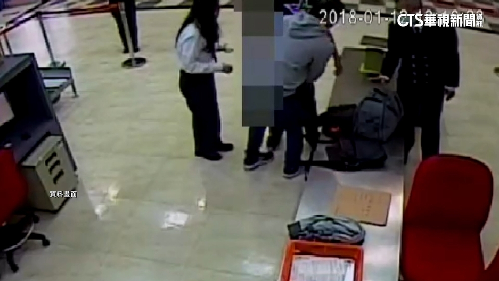 夏天穿厚衣.過X光神情詭異　易遭海關鎖定攔查