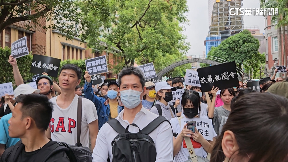 國會職權修法　傅崐萁：拚三讀　柯建銘：盼退回協商
