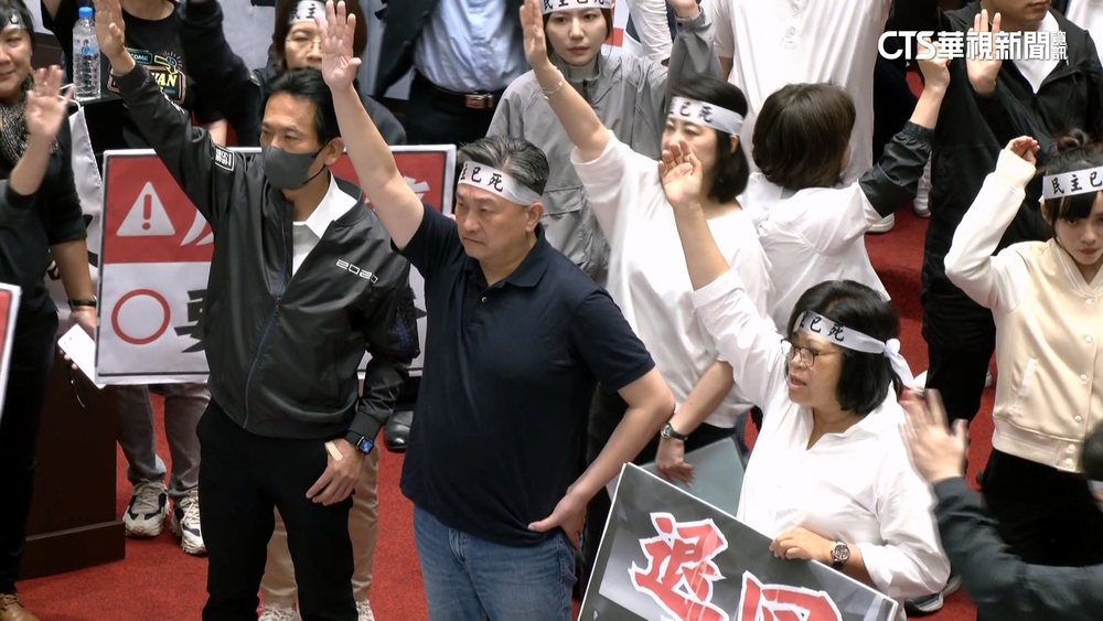 力擋修法！　民進黨祭案海戰術　要求討論.表決