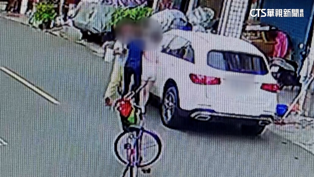 口角衝突酒醉婦失控毆人　高雄警：已強制送醫