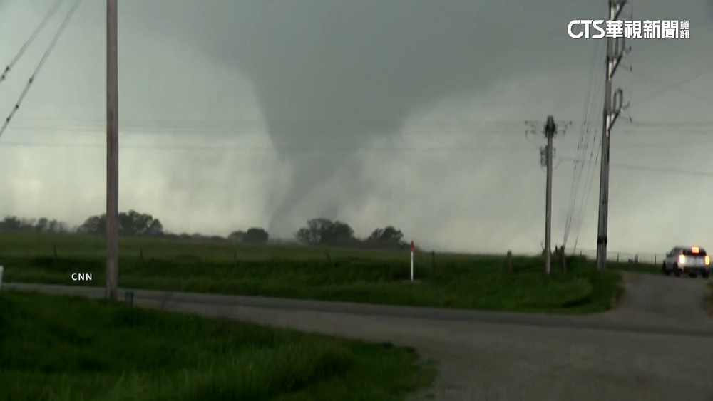 龍捲風侵襲！愛荷華州小鎮幾全毀　釀多人傷亡