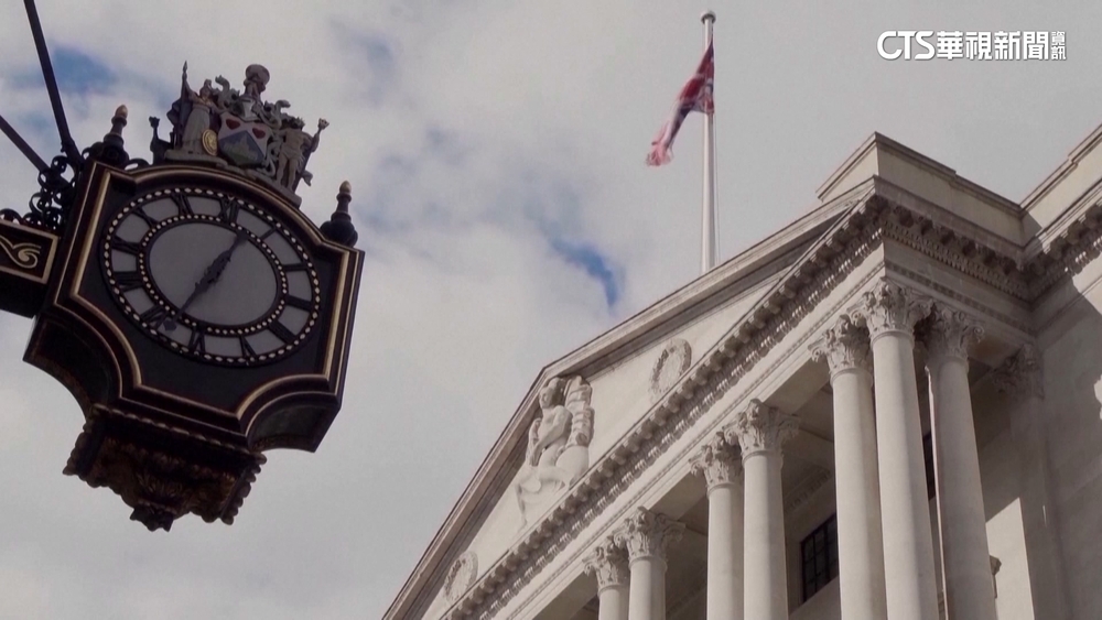 英首相突然解散國會　宣布7/4提前大選　英王應允