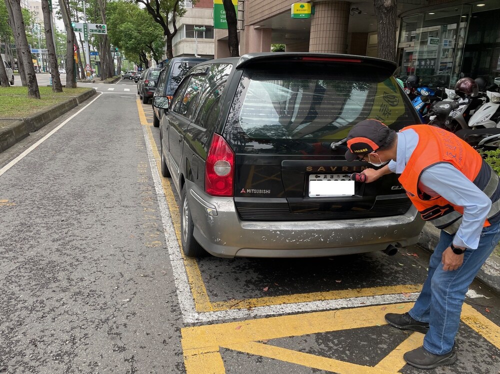 逃不了！5部逾檢註銷車輛被抓到　慘遭執行署強制拖吊