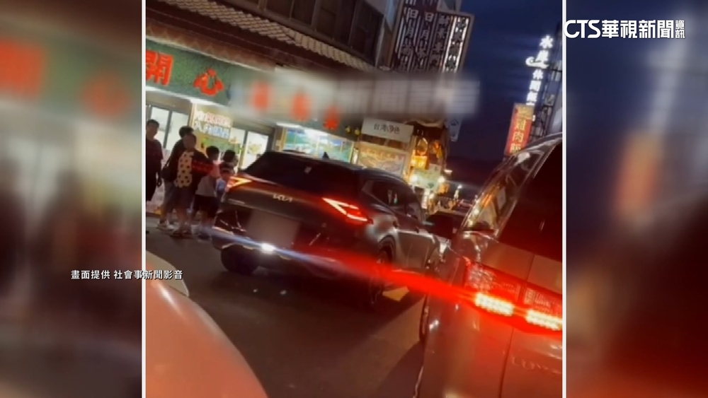日月潭危險駕駛！　休旅車逆向倒車百米　遊客嚇壞急閃