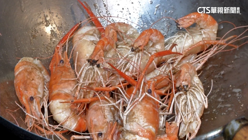 男未繫安全帶被逮「酒駕」　竟是胡椒蝦惹的禍