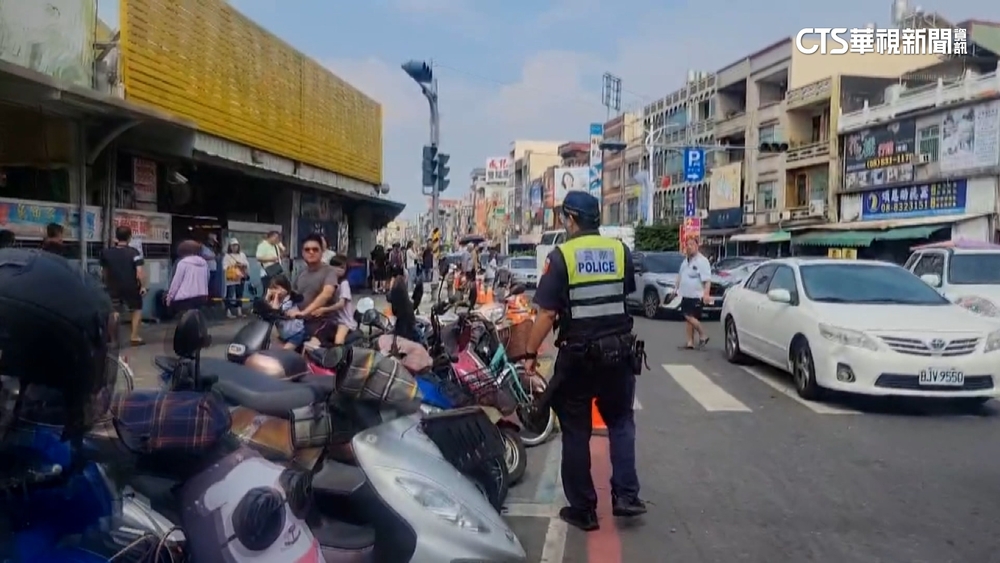 「警」盯東港華僑市場違停　攤商：卸貨區僅2處不夠