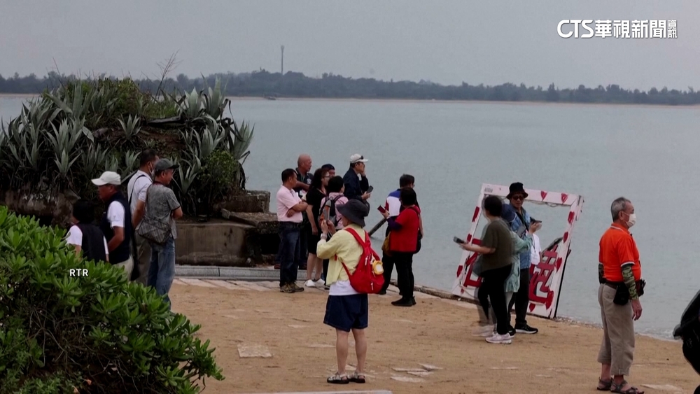 中共環台軍演　路透直擊金門人「照常工作生活」