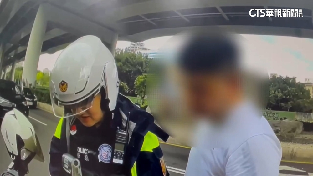 知法犯法！警等紅燈睡著　酒駕還拒測吞罰18萬