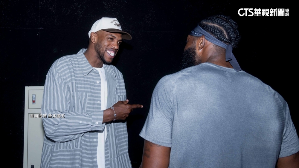 NBA公鹿隊球星驚喜來台！　米道頓力挺表哥曼尼高