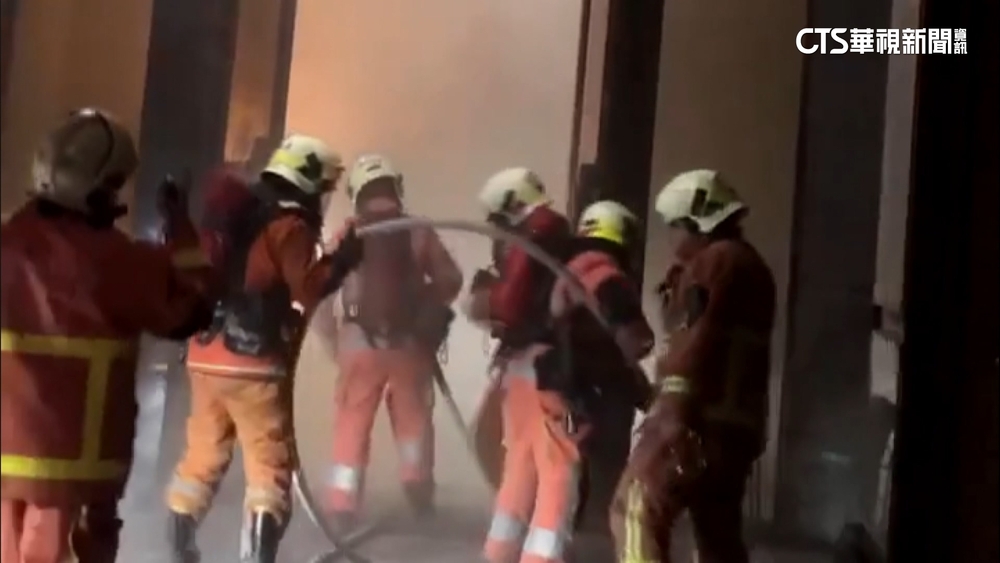 火神的眼淚...竹市28層高樓暗夜火　2消防殉職