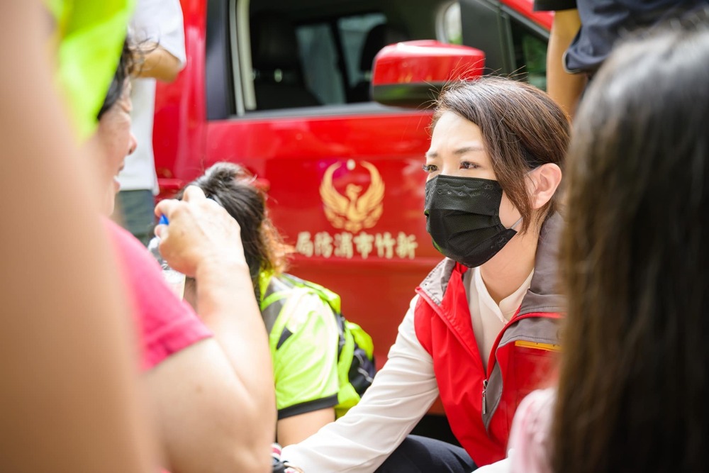 新竹惡火2勇消殉職 高虹安寫信：追晉分隊長、入祀忠烈祠