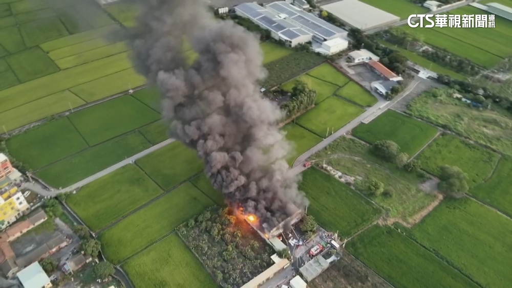 彰化大村工廠火警　鐵皮廠房全面燃燒幸無人傷