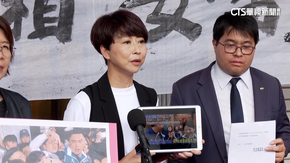 立院全武行！陳亭妃控遭絆倒　徐巧芯：我也被推